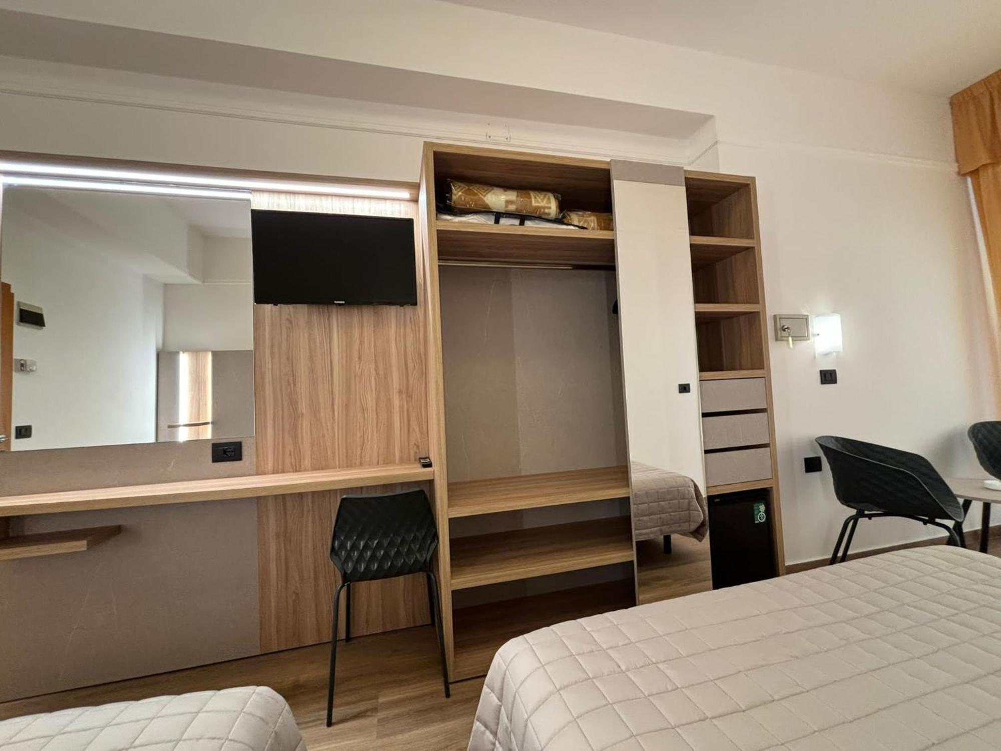 Hotel Cobalto Римини Экстерьер фото
